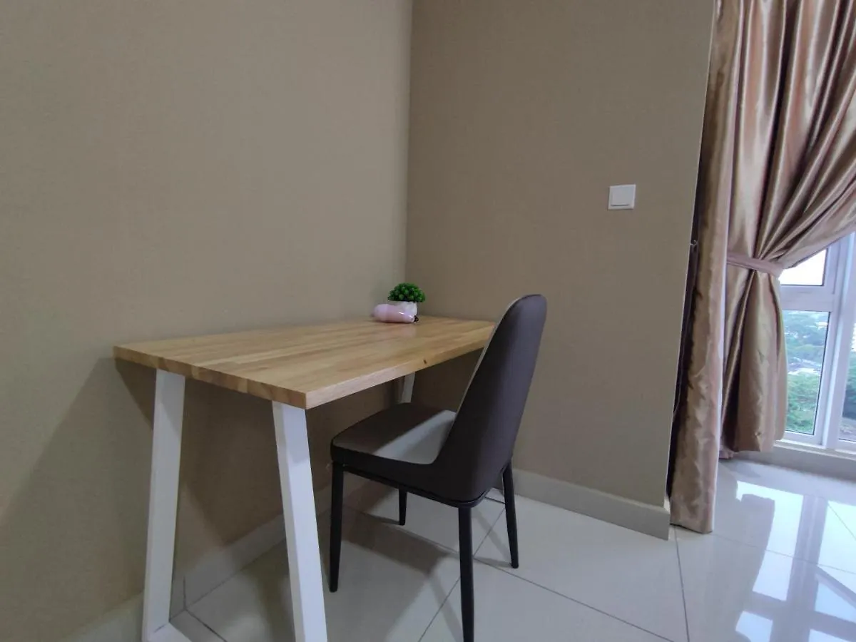 Twin Galaxy Studio With King Bed City View Johor Bahru