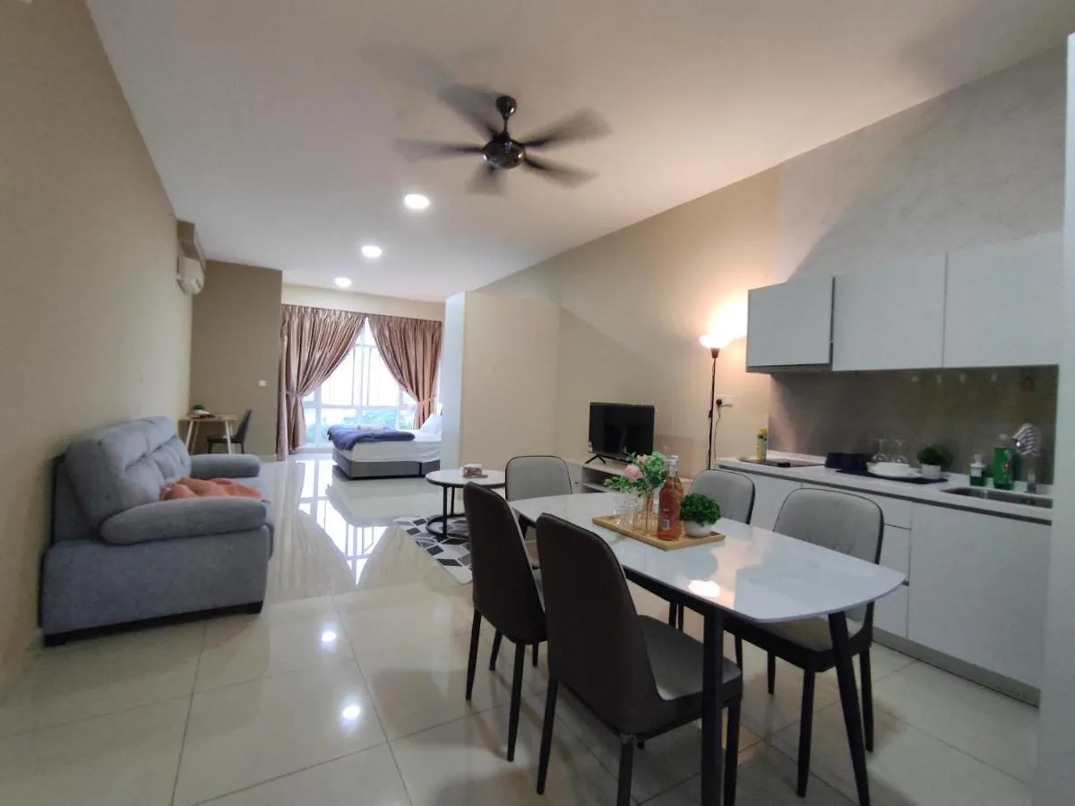 Twin Galaxy Studio With King Bed City View Johor Bahru