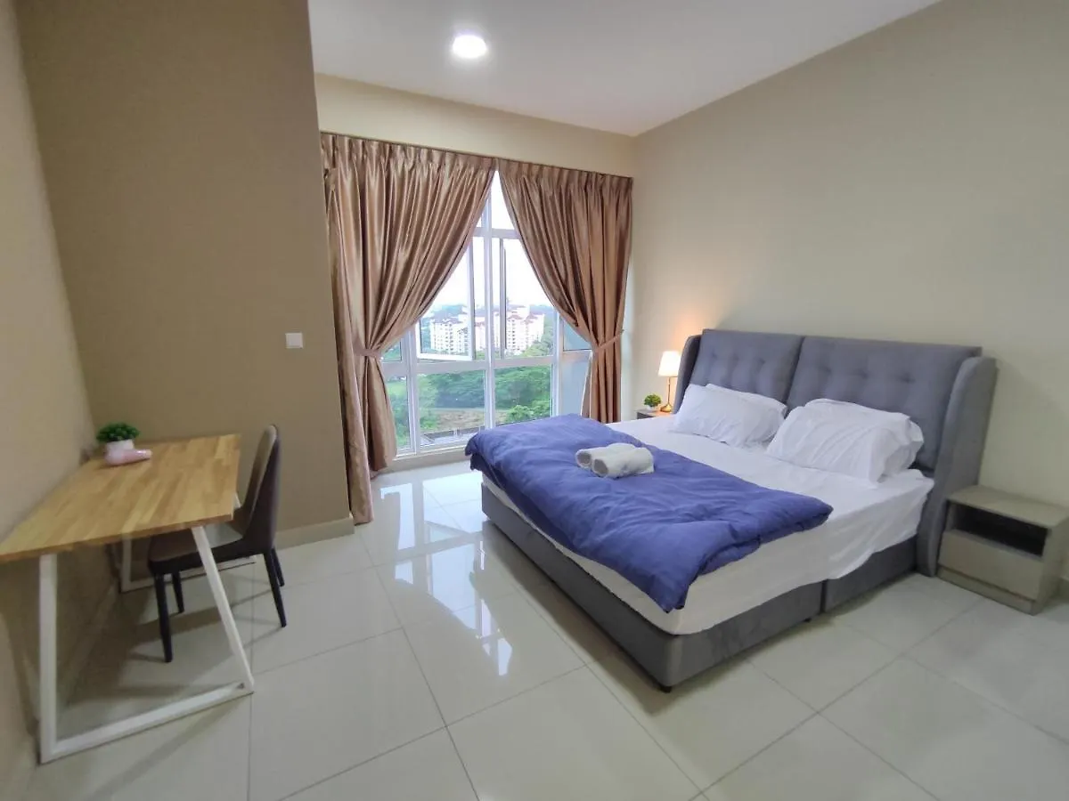 Twin Galaxy Studio With King Bed City View Johor Bahru Apartment